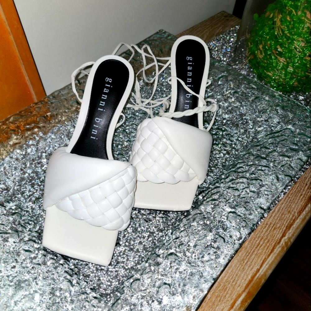 Gianni Bini strap heels
